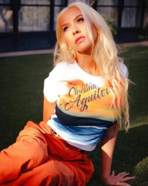 Christina Aguilera Instagram - Y2K BABY 💙