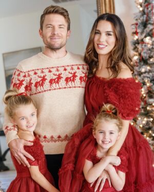 Christy Carlson Romano Instagram - Through the years we all will be together, if the fates allow. 🙏

Merry Christmas to all!