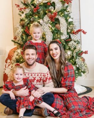 Christy Carlson Romano Instagram - Through the years we all will be together, if the fates allow. 🙏

Merry Christmas to all!