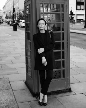 Chulpan Khamatova Instagram - Недавно на нашем благотворительном мероприятии в Лондоне, мы собрали 11 тыс. фунтов. Это здорово. Только требовалось 20…
Собирали мы на лекарство «Спектрила»
Почему-то у всех жизненно важных лекарств такие сказочные названия. 

Продолжительность лечения  подбирается индивидуально, но в среднем курс этого препарата стоит от 10,000 евро.
20 тыс. евро - это возможность обеспечить двух детей лекарством «Спектрила» . Двух!!! А таких детей 30% из 100.
Это лекарство нужно детям, которые принимая обычные лекарства, сталкиваются с серьезными аллергическими реакциями . И тогда лечение теряет смысл и даже становится опасным для жизни ребенка. 
Если вы захотите помочь, то сделать это можно по ссылке в шапке профиля.

Я бы очень хотела, чтобы нужная сумма была собрана.
Спасибо вам за ваше 💙

фото : @helen_boutko