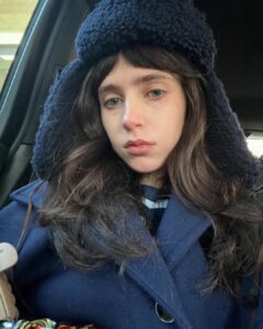 Actress Clairo HD Photos and Wallpapers December 2024