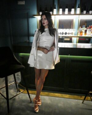 Clara Lago Instagram - Gracias a mi equipo fantasía de chapa, pintura y estilismos 💖 @paulasoroa @joseherrerastylist y gracias también a:
💄 @diorbeauty 
💇🏻‍♀️ @sebastianproes 
👗 @barolucasbl 
👠 @sophiawebster 
… por hacerlo posible 🥰🫶🏼