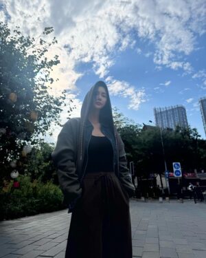 Clara Lee Instagram - #numberonegirl #happiness