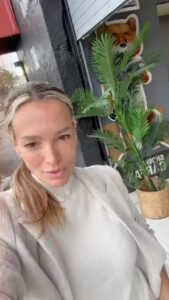 Actress Claudia Albertario HD Photos and Wallpapers April 2025