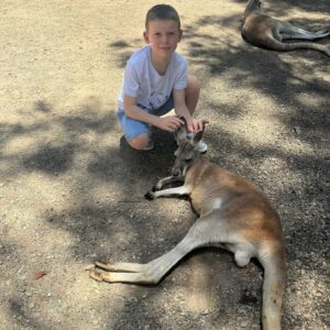 Coleen Rooney Instagram - The boys have arrived and went straight on the hunt for a kangaroo 🇦🇺🦘 Cass hasn’t let go of his Teddy 🤗 Don’t come out yet mum we’ve got more kangaroos to find!! 🥰 #ImACeleb