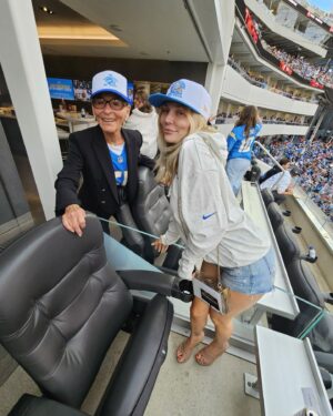 Courtney Stodden Instagram - Chargers Game Day @chargers #football 🏈 Tysm @kimberlymaesig 🥰 @jennsalinas33 @mosaicprla 🪄❤️✨