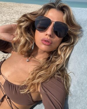 Cristina Marino Instagram - •PAGE ONE•