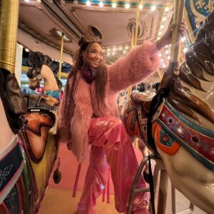 Crystal Kay Instagram - Happy New Year😚

明けましておめでとうございます🥰
大晦日はナガシマスパーランドでみんなと一緒にカウントダウンとライブでシメ、ライブで今年をスタート🎶

去年は色々とチャレンジな一年でした。イイ意味で！
２０２５年が何を学ばせてくれるのかが楽しみ💟
Excited for what this year will teach me 💞

いろんな所でみんなに会えるの楽しみにしてます❕
今年もよろしくお願いします✨

イイ一年にしようね✨