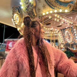 Crystal Kay Instagram - Happy New Year😚

明けましておめでとうございます🥰
大晦日はナガシマスパーランドでみんなと一緒にカウントダウンとライブでシメ、ライブで今年をスタート🎶

去年は色々とチャレンジな一年でした。イイ意味で！
２０２５年が何を学ばせてくれるのかが楽しみ💟
Excited for what this year will teach me 💞

いろんな所でみんなに会えるの楽しみにしてます❕
今年もよろしくお願いします✨

イイ一年にしようね✨