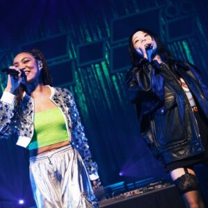 Crystal Kay Instagram - CK25 SPECIAL GUESTS-

２５周年を更に盛り上げてくれた私のファミリー👪
戦友そしてsister の @boakwon と同期でお兄ちゃんたちの　@mflo_official ❤💙

BoAは元々振り付けしが一緒でそこで会いたいってなってボエムでデートしたのがはじめてw。１５歳とかだったね✨お互い尊敬しあってて友達にもなりたくてってめっちゃスィートな時間だった💗BoAはパイオニアだと私は思ってる✨今もこれからもずっとリスペクトだよ💕

m-floは私のインターナショナルな部分をもっと音を通して武器にしてもいいって思わせてくれた。英語や自分の持ってるアメリカと日本、韓国のカルチャーを自由につかってのいいんだって💕そこから私の製作の時のマインドが変わりました✨

みんな世界を音楽で繋げるって思いは一緒でそれを今まさに実現していて、しかも同期でステージをともにできるってまじで幸せ‼️

感謝してます。
忙しいなかBoAはは韓国から、m-floのお二人、お祝いしに来てくれて本当にありがとう‼️

I love you guys❗❗❗