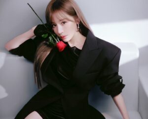 Cyndi Wang Instagram - Hey！2024年，你過得怎麼樣？ 
完成了那些勇敢的夢想嗎？ 
有讓你心心念念的人出現在你的世界裡嗎？
記得那場一起唱到嗓子啞掉的演唱會嗎？

如果有未完成的願望，就在2025資料庫裡更新一下，給自己目標，讓生活變得更踏實，
願新的一年，能夠繼續用音樂與微笑傳遞溫暖，
陪伴每一顆心找到簡單的幸福🫶🏻

#王心凌 #CyndiWang