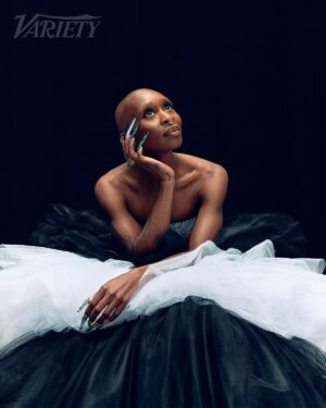 Cynthia Erivo Instagram - Starting 2025 with @jonmchu @arianagrande 💚🩷

Thank you @variety, read now on variety.com 
Photographs by @thetylertwins
 
Cynthia Erivo Styling: @jasonbolden
Makeup: @joannasimkin
Nails: @shadesofshea_ 
 
Ariana Grande Styling: @mimicuttrell
Makeup: @manthony783
Hair: @gabork_mua
 
Jon M Chu Styling: @liatbaruch_
Hair: @eleazarmethod
Grooming: @madeupbysu