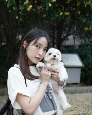 DaYuan Lin Instagram - 養到一隻孤僻又不愛社交の小狗ฅ⁽͑ ˚̀ ˙̭ ˚́ ⁾̉ฅ
這是我們擁有彼此的第二十一天。
Night！
#傲嬌呂小柱
#和思緯一個樣