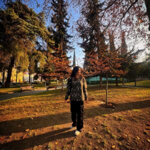 Daksha Nagarkar Instagram - Before the snowflakes claimed the town 
.
#dakshanagarkar #love #happy #newpost #newcountry #travelgram #travel #georgiaokeeffe #europe #georgia🇬🇪 #europa