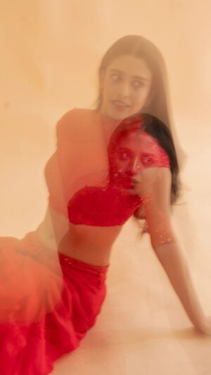 Daksha Nagarkar Instagram - Daksha apne zone mein 🎧 🎶
.
#dakshanagarkar #love #happy #noabspostbf #reels #reelitfeelit #reelsvideo