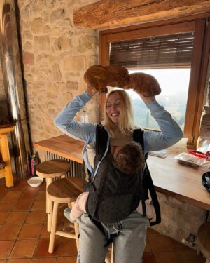 Daniela Blume Instagram - Big Croissant baby mama