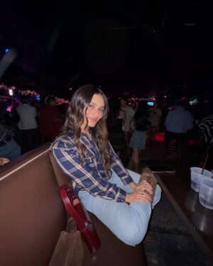 Daniela Calle Instagram - 28 y me siento tan tan afortunada y suertuda❤️🏹🥹 

Gracias gracias gracias🥹