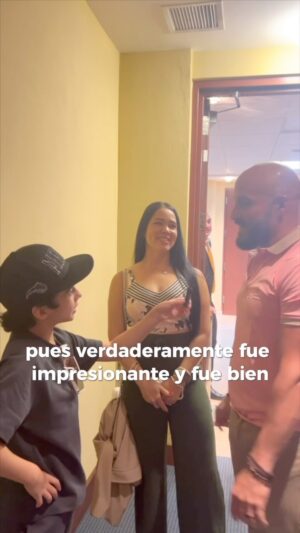 Daniela Droz Instagram - Este caballero llegó a mi show en YAUCO por acompañar a su esposa sin saber que rayos iba a ver 😂😂, sin embargo se me acercó al final para compartirme como se sentía su corazón y ahí Kennito se botó preguntándole.

Este show es PARA TODA LA FAMILIA sin embargo las mujeres solemos ser mucho más sensibles a todo lo relacionado con nuestro corazón, espiritualidad y sanar,  entonces al ver y escuchar a un hombre q abre su corazón para expresar lo que vivió es extraordinariamente HERMOSO.

SUELTA Y SOLTANDO es mucho más que un show cómico musical, es una experiencia que a través de la risa y la música te impulsa y motiva a sanar y a reconectar con tu Padre Celestial.

Nos vemos pronto:

📍SAN SEBASTIÁN 29 de septiembre (centro de bellas artes)

📍CAGUAS 13 de octubre @baccaguas 

Ambas funciones Domingo 4pm

🎫🎟️ @ticketera 🎟️🎫

#teatro #lahistoriadedanieladroz #mihistoria #sansebastian #caguas #danieladroz #kennyv #kennito #sueltaysoltando 

¿Ya me acompañaste en alguna de las presentaciones anteriores?