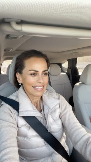 Daniela Escobar Instagram - Saber escutar a nossa “voz interior”, a nossa intuição, é a conexão com o divino.