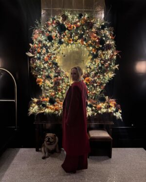 Danielle Savre Instagram - Had a holly jolly Christmas … 🎶 hope you all did too! 
🥂 🎄