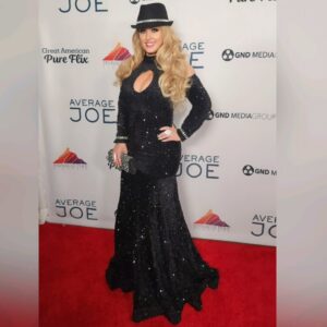 Darcy Donavan Instagram - What a special night! 💯❤️I had the pleasure of attending the Red Carpet Movie Premiere of the inspirational and heartfelt film "Average Joe" that was held at the prestigious @Chinesetheaters in Hollywood.

It was great to catch up with so many of my  friends in the Entertainment Industry in attendance and meet the actors who truly brought this incredible story to life. 🎉⭐🤲

Inspired by true events, "Average Joe" shares the life of @CoachJoeKennedy, a dedicated marine, football coach and loving husband, who overcame many hardships and fought for the First Amendment rights of all Americans to be able to live out thier faith and beliefs. A privilege that we all can enjoy to this day!🙏💯🙌

Coach Joe is just as awesome in person as his character was in the movie, and his story is extraordinary! But don't take my word for it. You can see it for yourself when "Average Joe" comes to theaters nationwide next week on October 11th. 💙🙏👍

Thank you, @averagejoemovie and Roger Neal,  @imakestars for hosting such an amazing Event! 💙✨🎀

Have a blessed day, everyone!
Big hugs,
❤️Darcy ❤️

#FilmPremiere #AverageJoe #AverageJoeMovie #CoachJoeKennedy@kirareedlorsch #redcarpet #celebrity #FirstAmendment