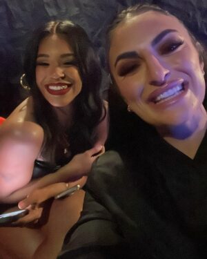 Daria Berenato Instagram - I 🫶 nEtFlix.