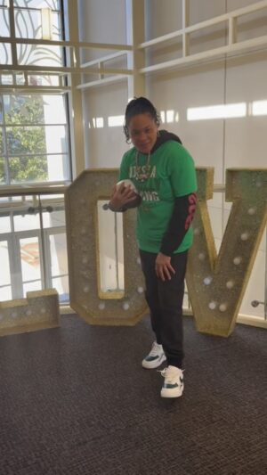 Dawn Staley Instagram - Yo Philly! 🗣️🦅🎟️

We’re partnering with the LEGEND @staley05 to giveaway (2) lower level 50 yard line Tickets to Eagles VS Rams on Sunday!

All you gotta do is follow the easy steps below:

Like this Post🎟️🦅
Comment below🎟️🦅
Share this post🎟️🦅

*Winner will be randomly selected and announced at 12PM Saturday.