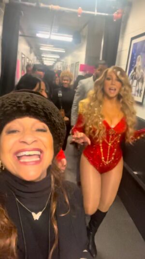 Debbie Allen Instagram - That’s a WRAP on @MariahCarey’s Christmastime Tour! 🎄✨❤️ Love You Forever, Butterfly! 🦋😘 Grateful to have been part of the magic. #QueenOfChristmas