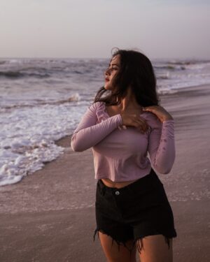 Deepthi Sunaina Instagram - Serenity looks good on me❤️👀 
#deepthisunaina 

 📸 : @_parthiban_parames_