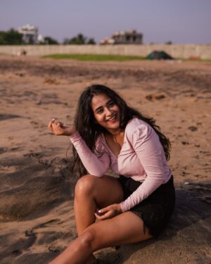 Deepthi Sunaina Instagram - Serenity looks good on me❤️👀 
#deepthisunaina 

 📸 : @_parthiban_parames_