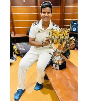 Deepti Sharma Instagram - Living the Dream Winning as a team! 🌟🏆

#DreamTeam #Celebration #Champions
#EastZone #jaishreeram🙏