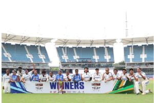 Deepti Sharma Instagram - C.H.A.M.P.I.O.N.S🏆🇮🇳

#testcricket #INDvsSA #indiancricketteam🇮🇳 #womenscricket #DS6