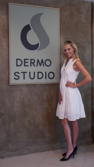 Denise Dumas Instagram - Hoy nos visita Denise porque queremos contarte novedades sobre el Mega Pack Lipo. Ahora es mucho más que un tratamiento, ¡es un cambio integral! En DermoStudio, estamos comprometidos con tu transformación, por eso ahora el Mega Pack Lipo no solo incluye los mejores tratamientos para esculpir tu cuerpo, sino también un acompañamiento completo con nutricionistas para maximizar los resultados. ¡Somos el único centro que te ofrece este nivel de compromiso y seguimiento!

🔎 ¿Qué incluye el Mega Pack Lipo? Liposonix, splenda, presoterapia y termoterapia

🎯 Nuevo beneficio exclusivo: Te premiamos por comprometerte con tu proceso. Ahora, si lográs bajar de peso para tu próxima sesión:
✔ 1 kilo: 25% de descuento en tu próxima sesión.
✔ 2 kilos: 50% de descuento.
✔ 3 kilos: 75% de descuento.
✔ 4 kilos: ¡Sesión gratis!

📩 Escribinos hoy mismo al 11 3910-2779 para conocer más detalles y reservar tu primera sesión. O llámanos al 11 33863921
Ya que no contestamos comentarios de nuestras publicaciones

📍Av. Santa Fe 3283, Piso 12 "A" - Palermo
Al lado del alto Palermo shopping
📍Avenida Constituyentes 2096. Esquina Colectora, Ramal Pilar km 37.5. Tortuguitas. Estamos dentro del edificio Adecco, 1er piso.

#Liposonix #presoterapia #termoterapia #megapacklipo #adiposidadlocalizada #CuidadoCorporal #Dermostudio #TratamientosCorporales #CuidadoPiel #AcompañamientoIntegral