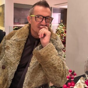 Despina Vandi Instagram - Έφτασε η μέρα που αγαπώ περισσότερο από οοοολες του χρόνου!!!
Παραμονή Χριστουγέννων!
Εύχομαι να βρίσκεστε εκεί που επιθυμείτε και με όσους αγαπάτε και σας αγαπούν αληθινά!
Καλά Χριστούγεννα αγαπημένοι μου!!!
#merrychristmas #christmas #family #friends #love #home #homesweethome