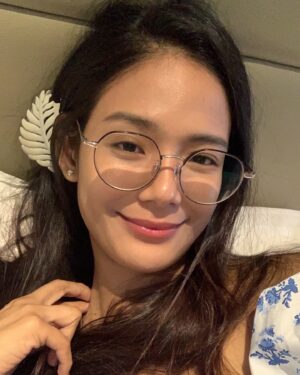 Devon Seron Instagram - Just passing by with a smile and a few laugh lines! ☺️