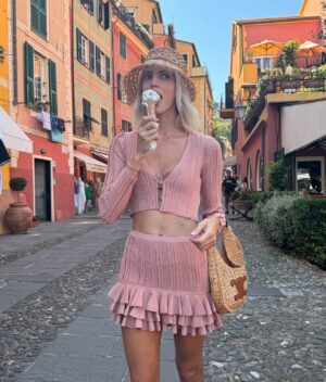 Devon Windsor Instagram - 2024 was one for the books! I entered my 30’s, which to my surprise, I was more excited for than not excited for 🤣 My girls turned 3 and 1 years old! I traveled the world, and made so many beautiful memories with my family and friends 🩷 I am grateful for all of these moments ✨✨ Here’s to 2025!
