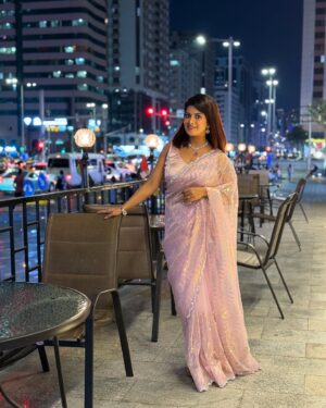Dhamnashree Kadgaonkar Instagram - Leheraying Sari in Abu Dhabi …

Thank u @dhanwinrestaurant for inviting me..
It was lovely being there .. 

Beautiful Sari and blouse by @sgcreation_pune 
Jewellery @jizajewellerystudio 
Captured by @sjlivedubai_sagarjadhav 

#dhanashrikadgaonkar #abudhabi #eventlife #event #sariinabudhabi