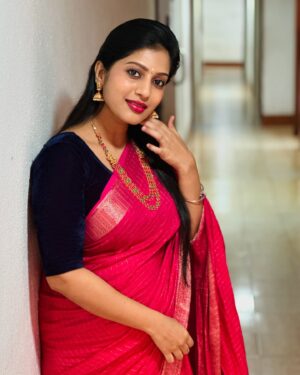 Dhanalakshmi Saminathan Instagram - வளம் பொங்கட்டும் வாழ்வு பொங்கட்டும்🎋🌾

இனிய தைத்திருநாள் நல்வாழ்த்துகள்💕✨

#pongal2025 #happypongal #dhanasaminathan