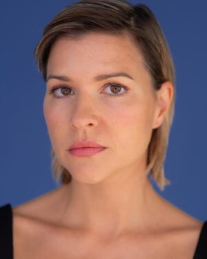 Diana Nicolau Instagram - On board 😏 @rafaelbolotaactors 

📷 @monteirotomas 🙌🏻

#headshots #actress