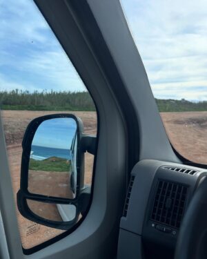 Diana Nicolau Instagram - Sou do Hipocampo 
🚐🌳🍂🍁🐚🌻🌎

#vanlife