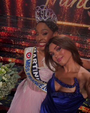 Diane Leyre Instagram - OUI ! La couronne pour toi ma belle @angeliqueaf_off 👑
Tu es HISTORIQUE ! 
Écris ton histoire, fais nous rêver, nous serons toujours près de toi ❤️
Tu es et resteras Miss France 2025 👑❤️