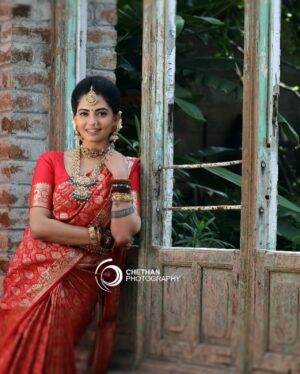 Disha Madan Instagram - ♥️ throwback to the promo shoot we did for Lakshmi Nivasa!

Photography : @chethanbasavaraju 
Styling, Outfit, Jewellery : @rajeshshetty.official