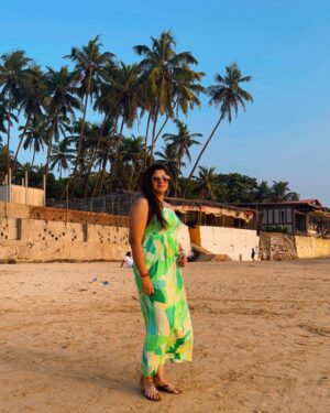 Divya Bharathi Vetrivel Instagram - 🌊𝗚𝗼𝗮: 𝗪𝗵𝗲𝗿𝗲 𝘁𝗵𝗲 𝘀𝘂𝗻, 𝘀𝗲𝗮, 𝗮𝗻𝗱 𝘀𝗲𝗿𝗲𝗻𝗶𝘁𝘆 𝗰𝗼𝗺𝗲 𝘁𝗼𝗴𝗲𝘁𝗵𝗲𝗿 🌊🌤️

#goabeach #goa #goadiaries #goatourism #goavibes #beach #india #travel #goatrip #goan #southgoa #goalife #goatravel #travelphotography #beachlife #travelgram #instagood #instagram #panjim #photography #goaindia #nature #bagabeach #goabeaches #sogoa #travelblogger #love #nivashinidivya #nivashini_ma #frankapannuvom