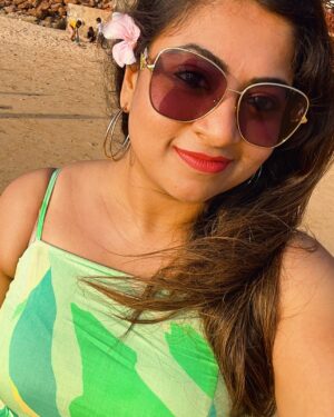 Divya Bharathi Vetrivel Instagram - 🌊𝗚𝗼𝗮: 𝗪𝗵𝗲𝗿𝗲 𝘁𝗵𝗲 𝘀𝘂𝗻, 𝘀𝗲𝗮, 𝗮𝗻𝗱 𝘀𝗲𝗿𝗲𝗻𝗶𝘁𝘆 𝗰𝗼𝗺𝗲 𝘁𝗼𝗴𝗲𝘁𝗵𝗲𝗿 🌊🌤️

#goabeach #goa #goadiaries #goatourism #goavibes #beach #india #travel #goatrip #goan #southgoa #goalife #goatravel #travelphotography #beachlife #travelgram #instagood #instagram #panjim #photography #goaindia #nature #bagabeach #goabeaches #sogoa #travelblogger #love #nivashinidivya #nivashini_ma #frankapannuvom