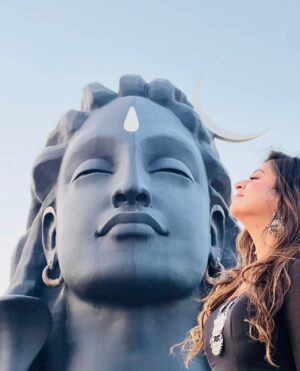 Divya Bharathi Vetrivel Instagram - 𝑶𝒏𝒄𝒆 𝒚𝒐𝒖 𝒇𝒊𝒏𝒅 𝒕𝒉𝒆 𝒅𝒊𝒗𝒊𝒏𝒆 𝒘𝒊𝒕𝒉𝒊𝒏 𝒚𝒐𝒖 𝒘𝒊𝒍𝒍 𝒇𝒆𝒆𝒍 𝒂𝒍𝒊𝒈𝒉𝒕 𝒘𝒊𝒕𝒉 𝒇𝒊𝒓𝒆🔥🙏