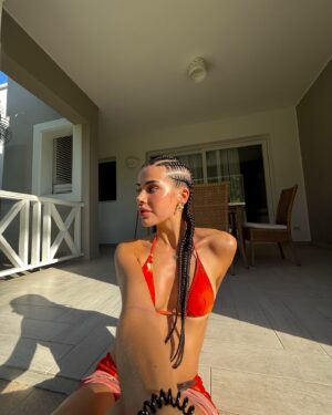 Dominique Alagia Instagram - 🌸🍉🌺🌞🏖️
safe place