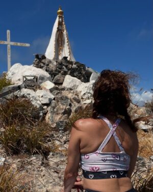 Dora Mazzone Instagram - Orando por mi país 🇻🇪
Padre estamos en tus manos 
Virgencita del Valle protégenos de todo mal.