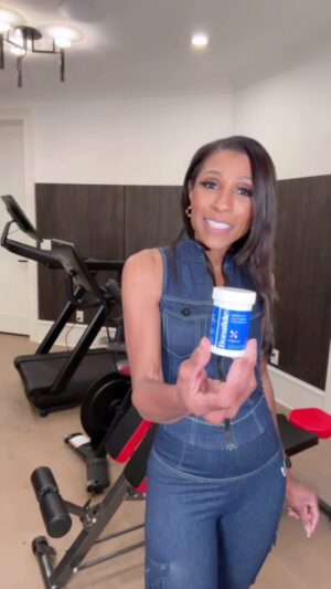 Dr. Jackie Walters Berry Instagram - #ad Do you notice vaginal odor and discharge, especially when you’re at the gym? Wearing leggings and non-breathable fabric can worsen vaginal odor. @hellobonafide Clairvee is a hormone-free vaginal probiotic that relieves vaginal odor, itching and discharge by balancing your vaginal microbiome and maintaining a healthy vaginal pH. You take it for 15 days each month - that’s it.