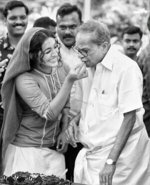 Durga Krishna Instagram - ഏറ്റവും പ്രിയപ്പെട്ട എംടി സാറിന് വിട 💔🌹

#mtvasudevannair #legend #rip