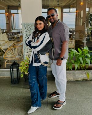 Dushara Vijayan Instagram - Late birthday post:

To the person who has placed all his belief and unparalleled trust in me, To you Jag 🤍

Thank you for always having my back (Literally like in the image 😂)
Thank you for being my silent cheerleader. I can’t imagine my journey without you. 

I hope you get everything in this world that you hope for. Here’s to your dreams, here’s to sky being your limit ✨